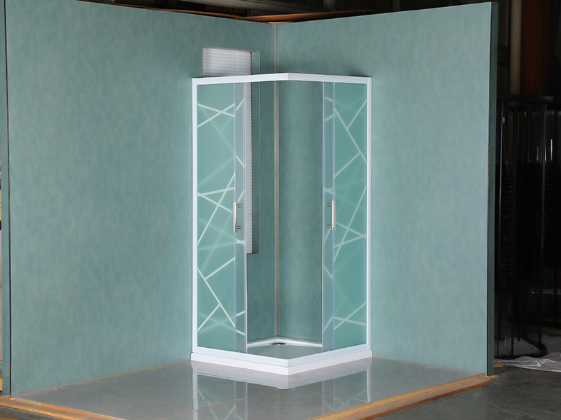 Penutup Pancuran Geser SQ, Kaca Tempered Matt dengan Pencetakan, Profil Aluminium Putih, Pegangan Lubang Ganda, dengan Baki Penutup Pancuran Geser SQ, Kaca Tempered Matt dengan Pencetakan, Profil Aluminium Putih, Pegangan Lubang Ganda, dengan Baki