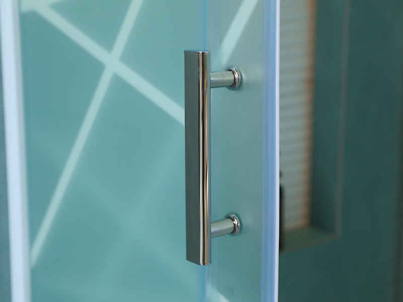 Penutup Pancuran Geser SQ, Kaca Tempered Matt dengan Pencetakan, Profil Aluminium Putih, Pegangan Lubang Ganda, dengan Baki Penutup Pancuran Geser SQ, Kaca Tempered Matt dengan Pencetakan, Profil Aluminium Putih, Pegangan Lubang Ganda, dengan Baki