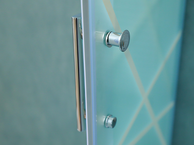 Penutup Pancuran Geser SQ, Kaca Tempered Matt dengan Pencetakan, Profil Aluminium Putih, Pegangan Lubang Ganda, dengan Baki Penutup Pancuran Geser SQ, Kaca Tempered Matt dengan Pencetakan, Profil Aluminium Putih, Pegangan Lubang Ganda, dengan Baki
