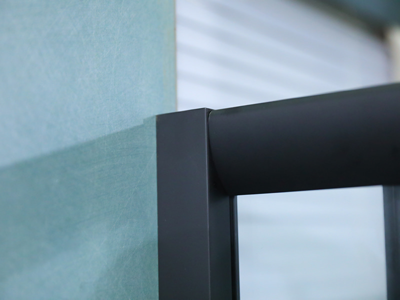 RE Sliding Shower Enclosure, Kaca Tempered Bening Dengan Pencetakan, Profil Aluminium Hitam, Pegangan Lubang Ganda, Dengan Baki RE Sliding Shower Enclosure, Kaca Tempered Bening Dengan Pencetakan, Profil Aluminium Hitam, Pegangan Lubang Ganda, Dengan Baki