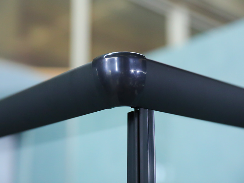 RE Sliding Shower Enclosure, Kaca Tempered Bening Dengan Pencetakan, Profil Aluminium Hitam, Pegangan Lubang Ganda, Dengan Baki RE Sliding Shower Enclosure, Kaca Tempered Bening Dengan Pencetakan, Profil Aluminium Hitam, Pegangan Lubang Ganda, Dengan Baki