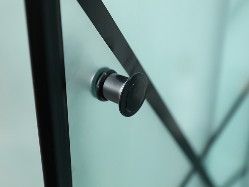 Penutup Pancuran Geser SQ, Kaca Tempered Matt dengan Pencetakan, Profil Aluminium Hitam, Pegangan Lubang Ganda, dengan Baki Penutup Pancuran Geser SQ, Kaca Tempered Matt dengan Pencetakan, Profil Aluminium Hitam, Pegangan Lubang Ganda, dengan Baki