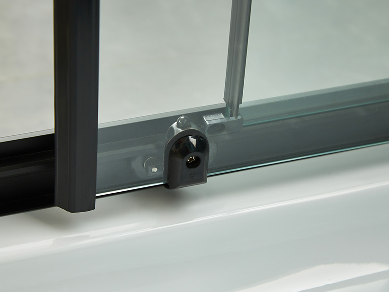 Penutup Pancuran Geser SQ, Kaca Tempered Bening, Profil Aluminium Hitam, Pegangan Lubang Ganda, Dengan Baki Penutup Pancuran Geser SQ, Kaca Tempered Bening, Profil Aluminium Hitam, Pegangan Lubang Ganda, Dengan Baki