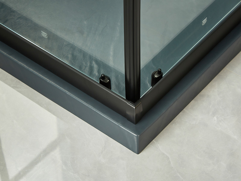 Penutup Pancuran Geser SQ, Kaca Tempered Bening, Profil Aluminium Hitam, Pegangan Lubang Ganda, Dengan Baki Penutup Pancuran Geser SQ, Kaca Tempered Bening, Profil Aluminium Hitam, Pegangan Lubang Ganda, Dengan Baki