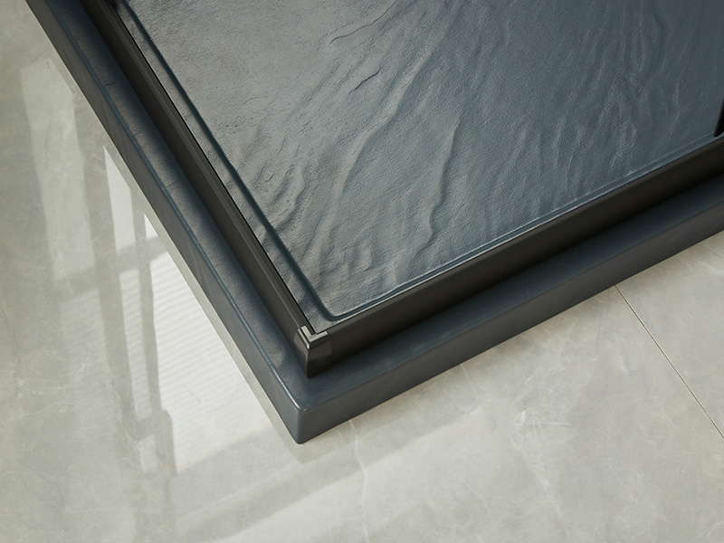 Penutup Pancuran Geser SQ, Kaca Tempered Bening, Profil Aluminium Hitam, Pegangan Lubang Ganda, Dengan Baki Penutup Pancuran Geser SQ, Kaca Tempered Bening, Profil Aluminium Hitam, Pegangan Lubang Ganda, Dengan Baki