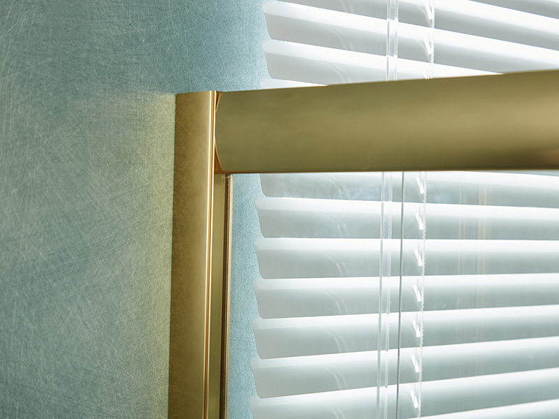 Penutup Pancuran Geser SE, Kaca Tempered Bening, Profil Aluminium Emas, Pegangan Lubang Ganda, Tanpa Baki Penutup Pancuran Geser SE, Kaca Tempered Bening, Profil Aluminium Emas, Pegangan Lubang Ganda, Tanpa Baki