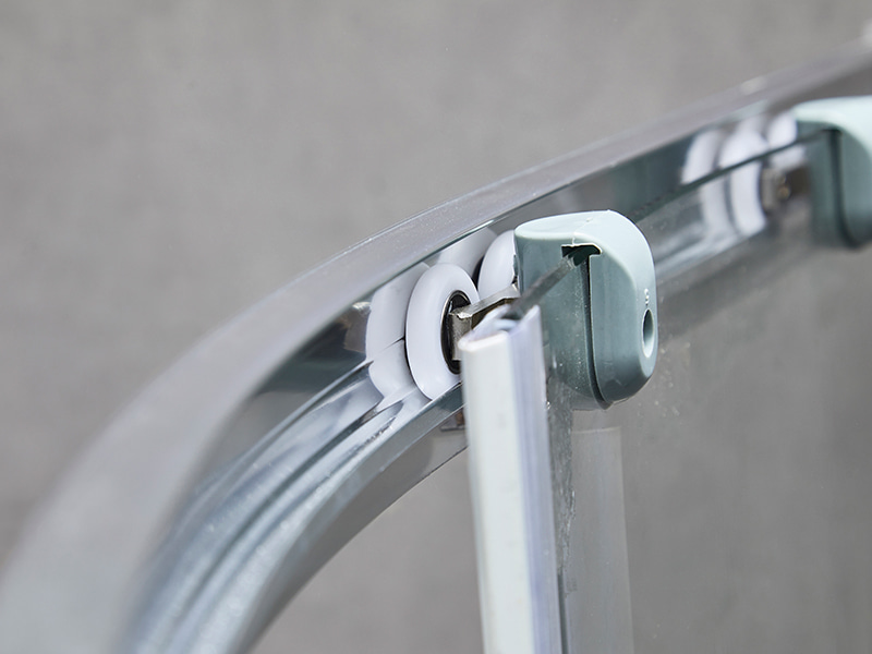 Penutup Pancuran Geser SE, Kaca Tempered Bening, Profil Aluminium Krom, Pegangan Lubang Ganda, Tanpa Baki Penutup Pancuran Geser SE, Kaca Tempered Bening, Profil Aluminium Krom, Pegangan Lubang Ganda, Tanpa Baki