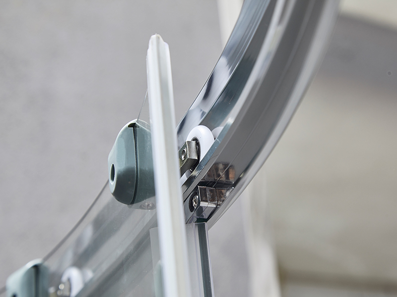 Penutup Pancuran Geser SE, Kaca Tempered Bening, Profil Aluminium Krom, Pegangan Lubang Ganda, Tanpa Baki Penutup Pancuran Geser SE, Kaca Tempered Bening, Profil Aluminium Krom, Pegangan Lubang Ganda, Tanpa Baki