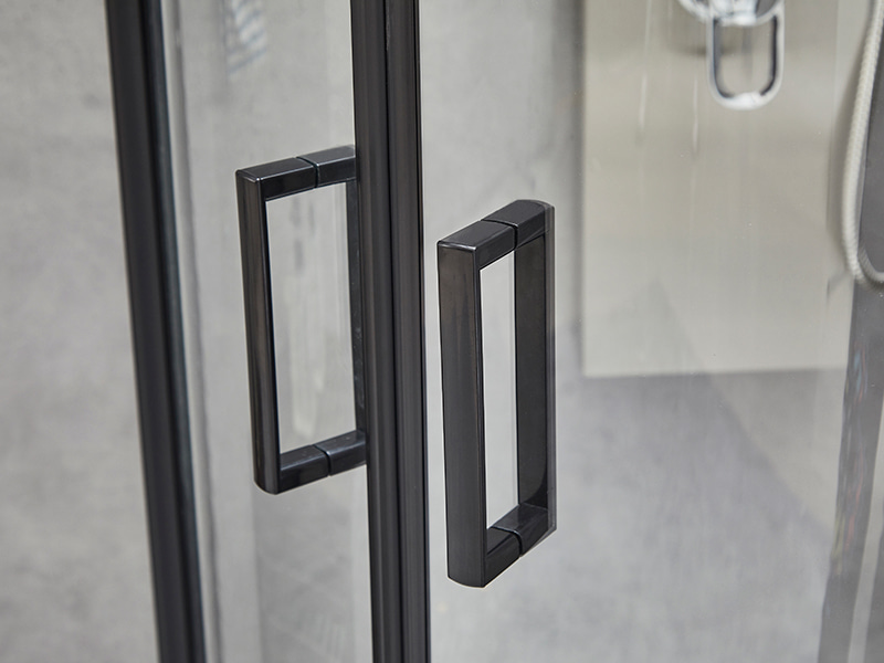 Penutup Pancuran Geser SE, Kaca Tempered Bening, Profil Aluminium Hitam, Pegangan Lubang Ganda, Tanpa Baki Penutup Pancuran Geser SE, Kaca Tempered Bening, Profil Aluminium Hitam, Pegangan Lubang Ganda, Tanpa Baki