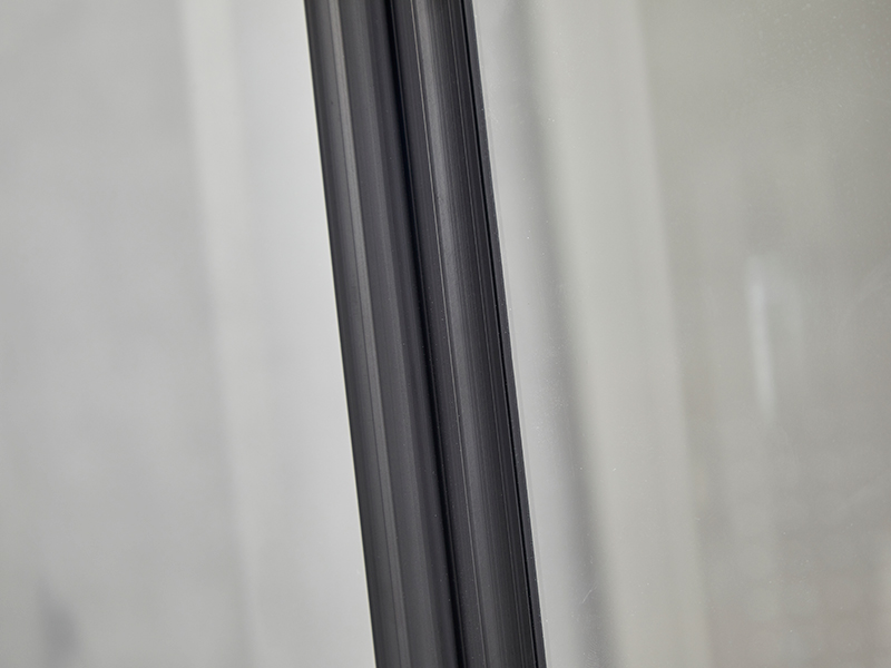 Penutup Pancuran Geser SE, Kaca Tempered Bening, Profil Aluminium Hitam, Pegangan Lubang Ganda, Tanpa Baki Penutup Pancuran Geser SE, Kaca Tempered Bening, Profil Aluminium Hitam, Pegangan Lubang Ganda, Tanpa Baki